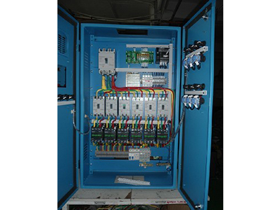 配電柜配電開關(guān)控制設(shè)備的創(chuàng)新研發(fā)與技術(shù)前沿